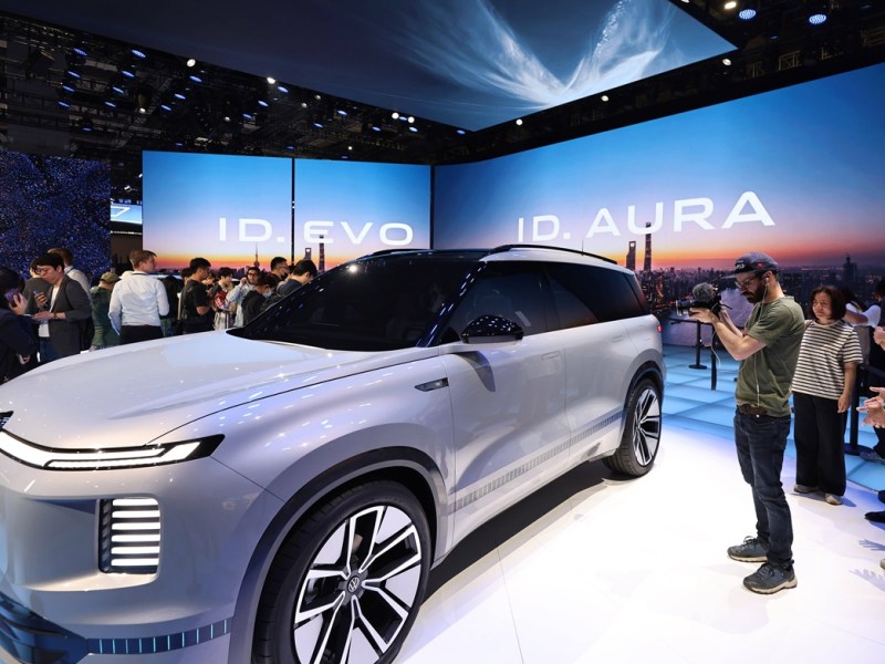 VW stellt neue Modelle auf der Shanghai Motor Show in China vor.