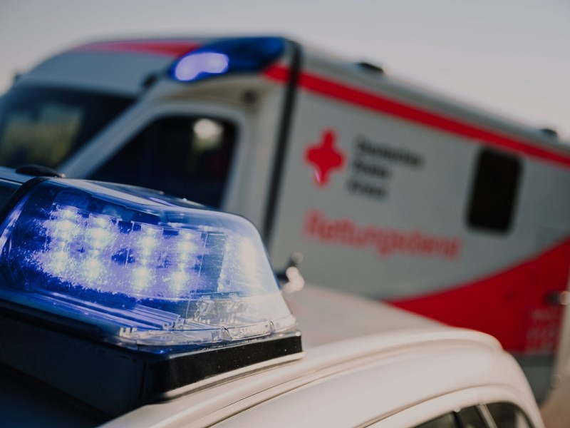 Ein Mensch ist bei einem Unfall im Kreis Gifhorn ums Leben gekommen. (Symbolbild)